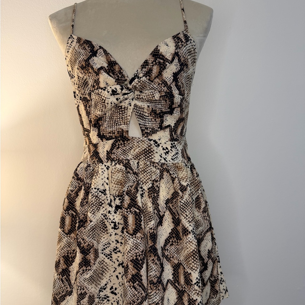 New! Windsor Snake Pattern Romper Tie Back Women’s S